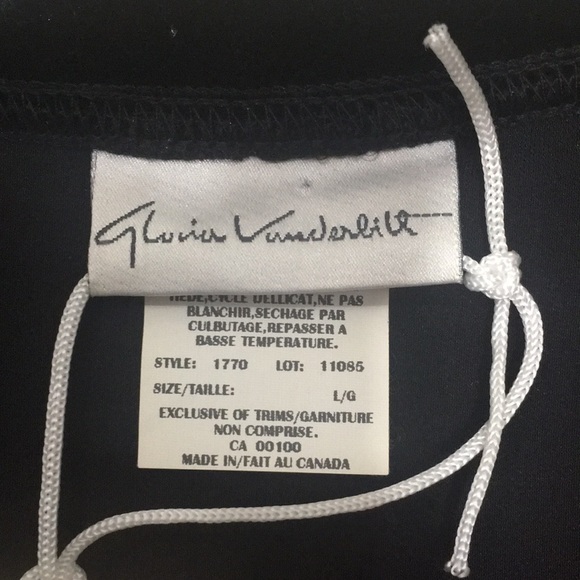 Women’s Large Gloria Vanderbilt black blouse with single button closure - Picture 5 of 6